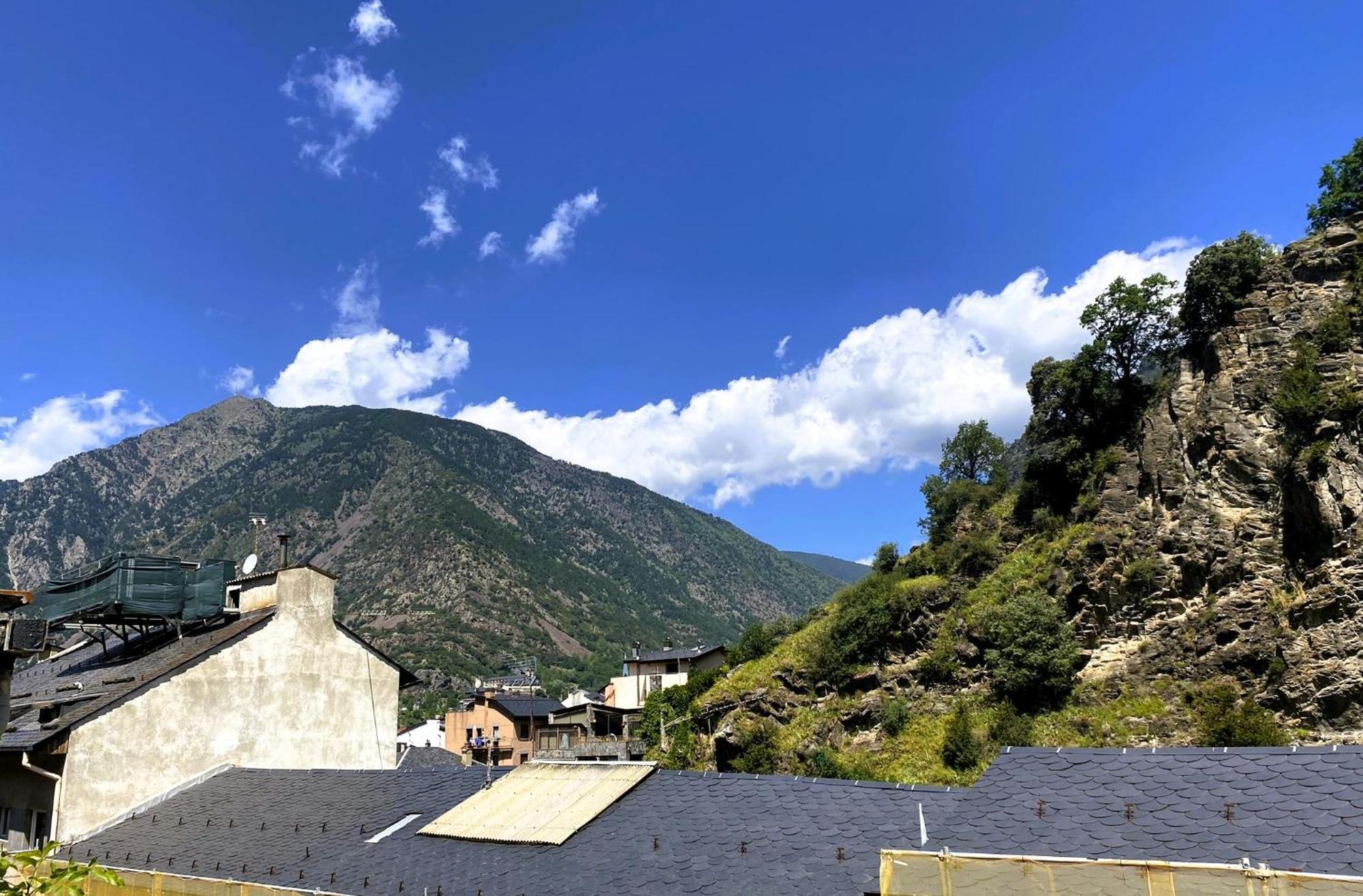 Alberg Els Andes Andorra la Vella Esterno foto